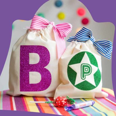 Partybagonline.co.uk supplies high quality cotton personalised party bags and contents for childrens birthday parties in the UK.